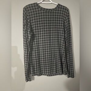 Cuddl Duds Black and Gray Checkered Long Sleeve Tee
